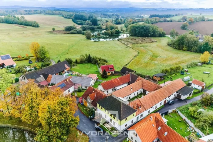 Prodej rodinného domu, Černov, 242 m2