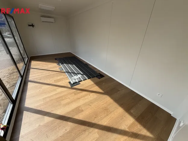 Pronájem obchodního prostoru, Pelhřimov, Krasíkovická, 20 m2