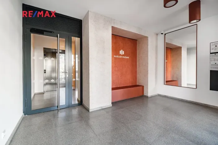 Pronájem bytu 1+kk, Praha - Nusle, Muzikova, 34 m2