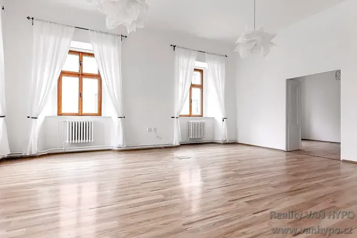 Prodej činžovního domu, Žatec, náměstí Svobody, 1500 m2