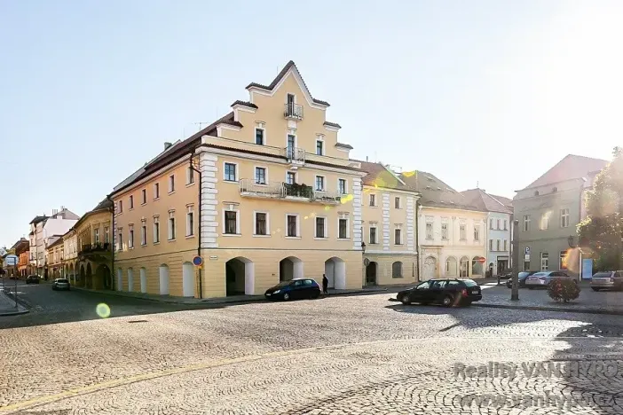 Prodej činžovního domu, Žatec, náměstí Svobody, 1500 m2