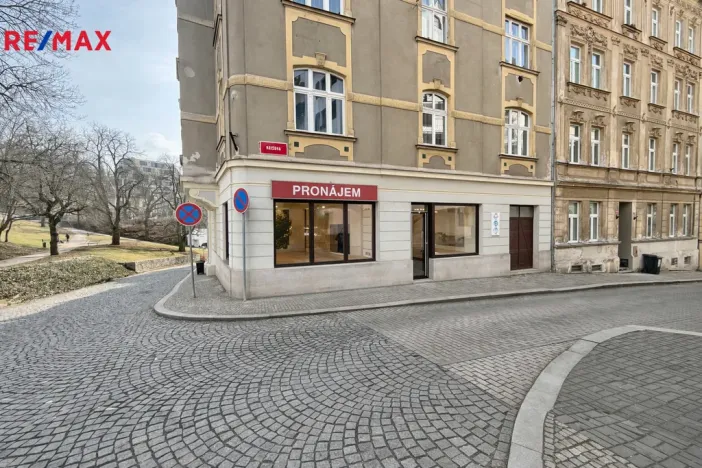 Pronájem obchodního prostoru, Karlovy Vary, Hynaisova, 42 m2