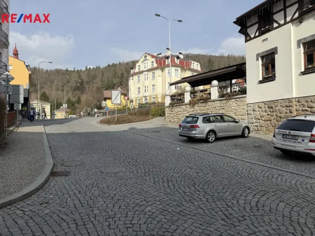 Pronájem obchodního prostoru, Karlovy Vary, Hynaisova, 42 m2