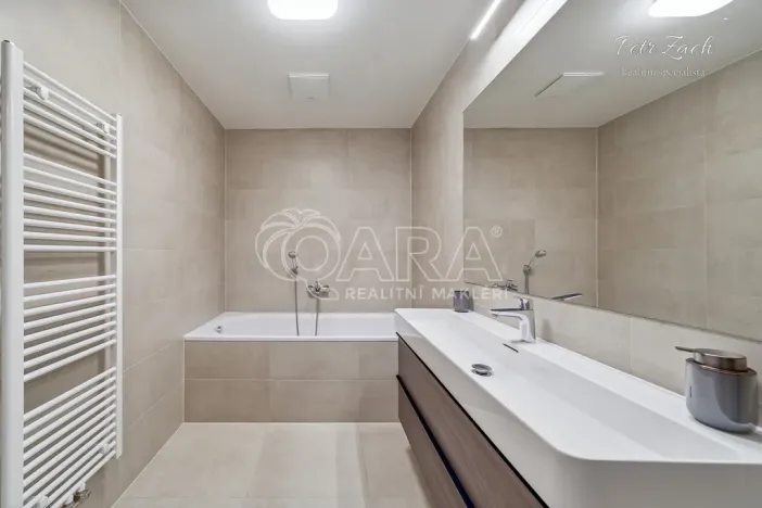 Pronájem bytu 2+kk, Olomouc - Nová Ulice, Hněvotínská, 70 m2