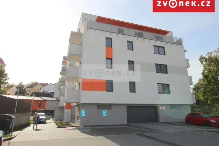 Pronájem garáže, Zlín - Malenovice, třída Svobody, 18 m2