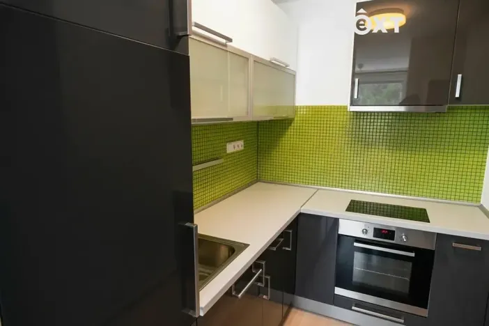 Pronájem bytu 1+kk, Praha - Kobylisy, Jelínkova, 35 m2