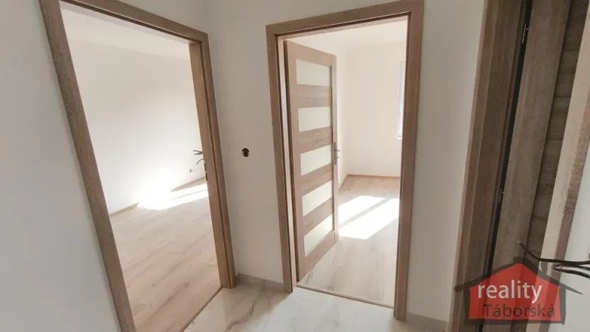 Prodej bytu 2+kk, Nupaky, Nupacká, 42 m2