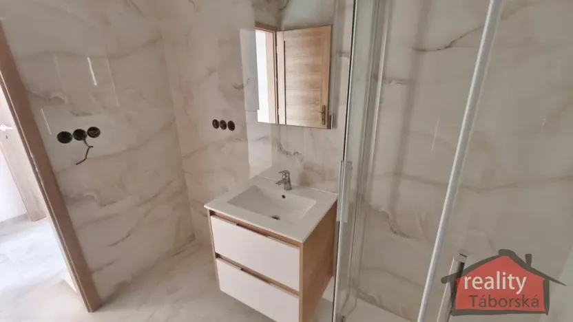 Prodej bytu 2+kk, Nupaky, Nupacká, 42 m2