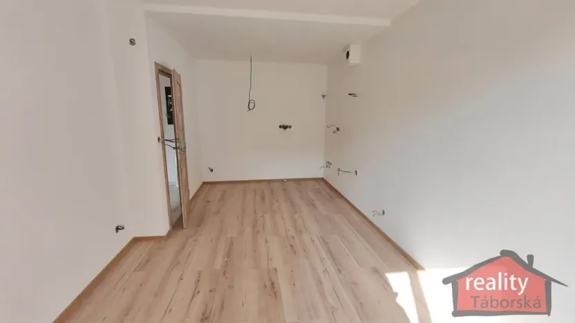 Prodej bytu 2+kk, Nupaky, Nupacká, 42 m2