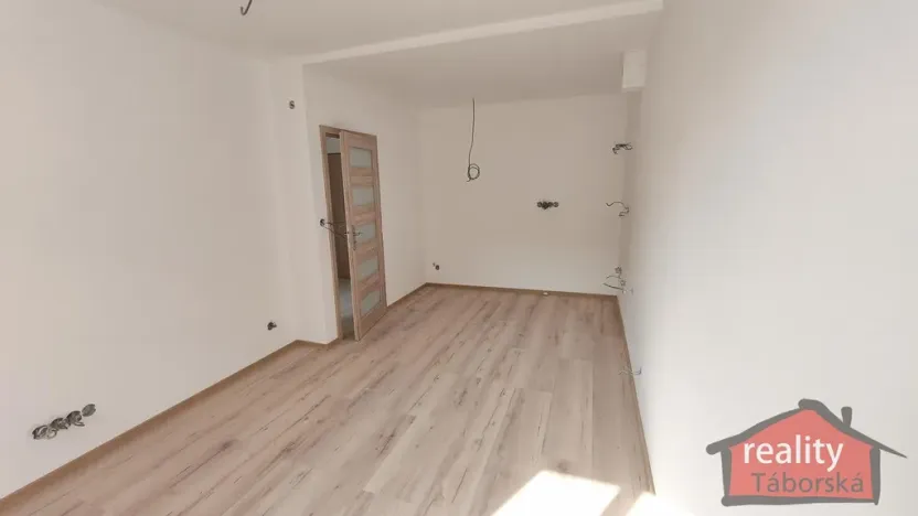 Prodej bytu 2+kk, Nupaky, Nupacká, 42 m2