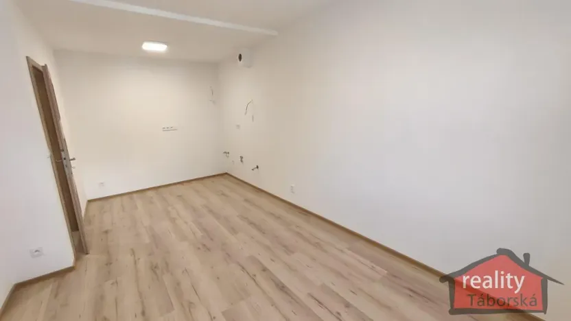 Prodej bytu 2+kk, Nupaky, Nupacká, 38 m2