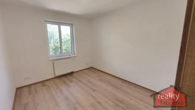 Prodej bytu 2+kk, Nupaky, Nupacká, 38 m2