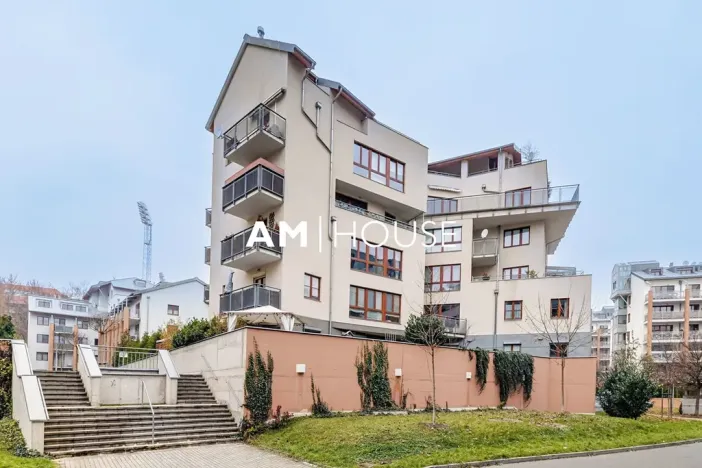 Pronájem garážového stání, Praha - Dejvice, Lindleyova, 15 m2