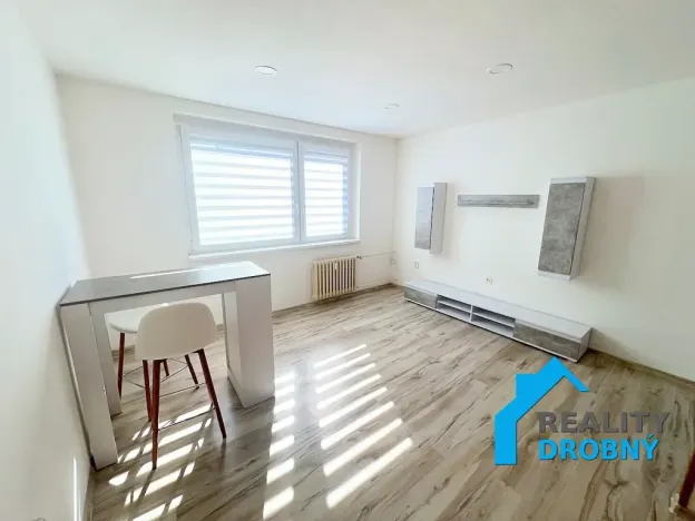 Pronájem bytu 2+kk, Děčín, B. Martinů, 42 m2