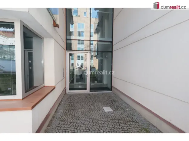 Pronájem garáže, Praha - Vinohrady, Korunní, 15 m2