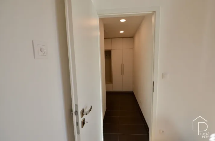 Pronájem bytu 2+kk, Praha - Libuš, Novodvorská, 48 m2