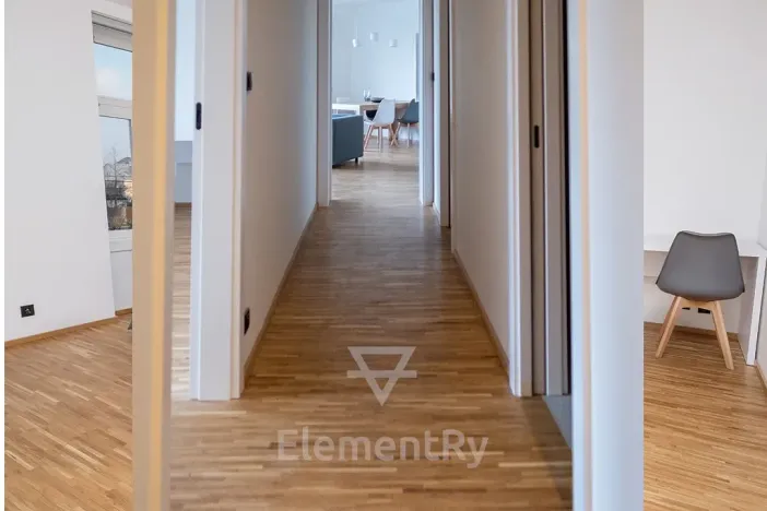 Pronájem bytu 2+kk, Hradec Králové, Komenského, 76 m2