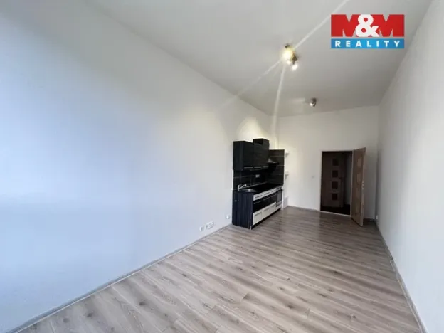 Pronájem bytu 1+kk, Meziboří, nám. 8. května, 26 m2