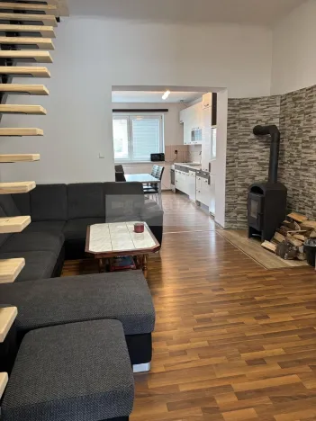 Prodej bytu 3+kk, Stará Paka, U Továrny, 86 m2