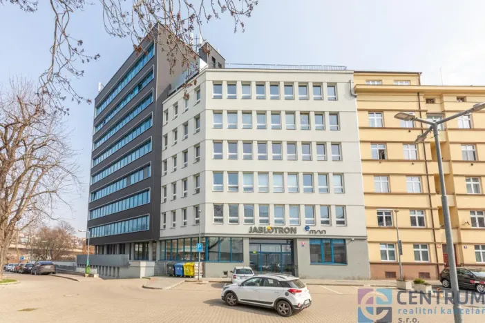 Pronájem kanceláře, Praha - Holešovice, U Pergamenky, 225 m2