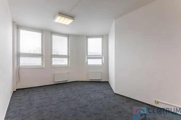 Pronájem kanceláře, Praha - Holešovice, U Pergamenky, 225 m2