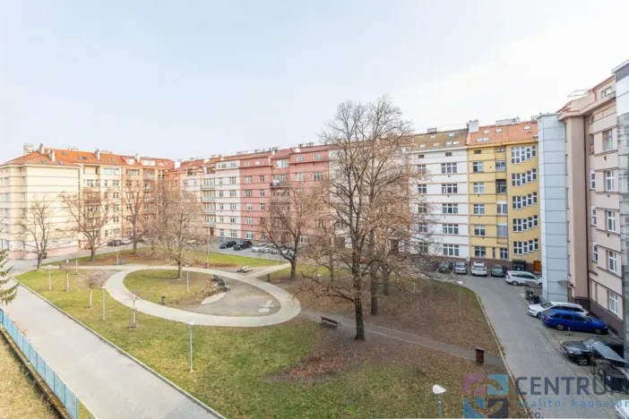 Pronájem kanceláře, Praha - Holešovice, U Pergamenky, 225 m2