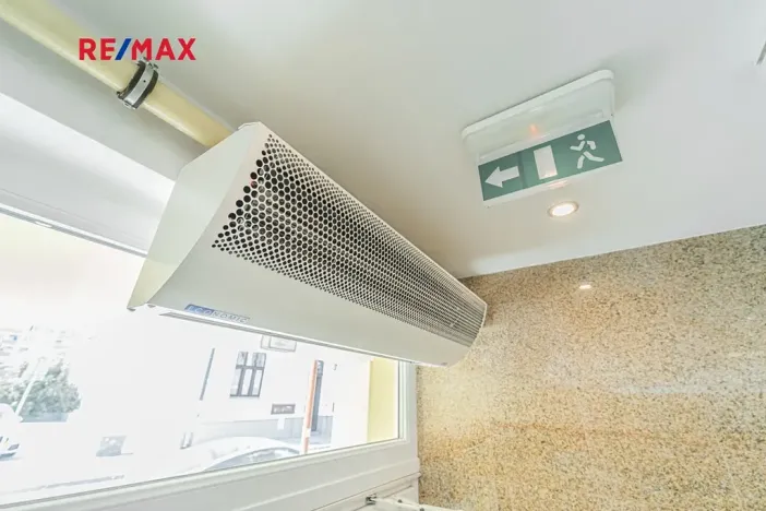 Pronájem kanceláře, Kladno, Osvoboz. pol. vězňů, 183 m2