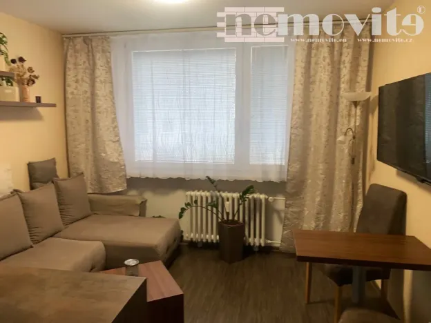 Pronájem bytu 2+kk, Hradec Králové, Brožíkova, 42 m2