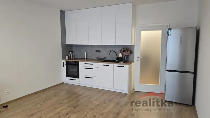 Pronájem bytu 1+kk, Opava - Předměstí, Císařského pluku, 42 m2