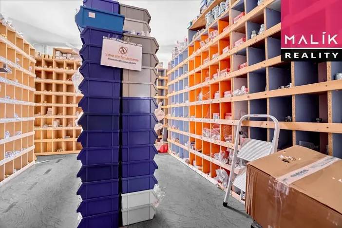 Prodej obchodního prostoru, Ostrov, Hlavní třída, 993 m2