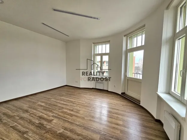 Pronájem kanceláře, Hodonín, Velkomoravská, 62 m2