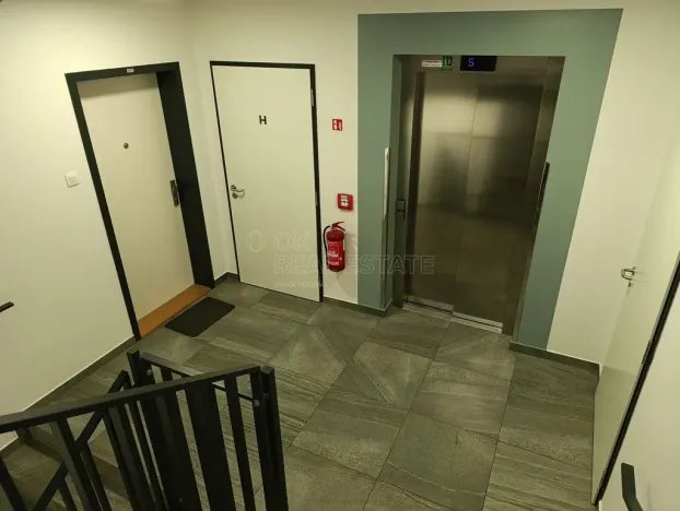 Pronájem bytu 1+kk, Praha - Vysočany, Strnadových, 34 m2