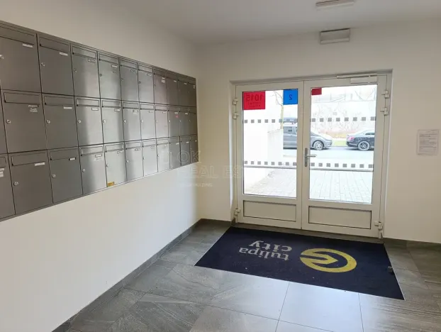 Pronájem bytu 1+kk, Praha - Vysočany, Strnadových, 34 m2