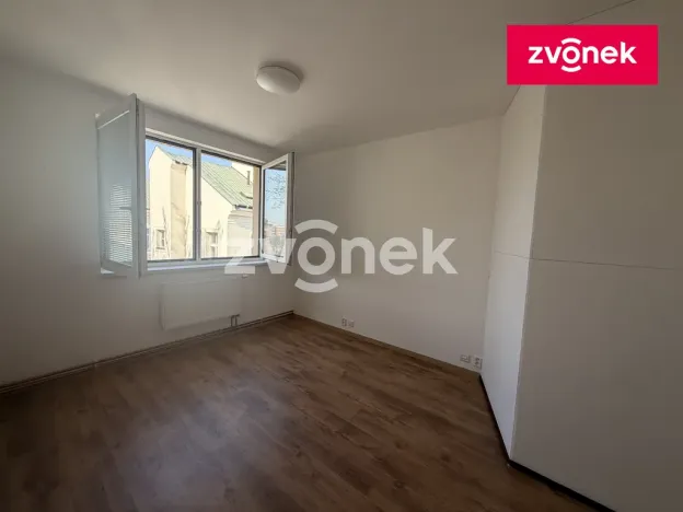 Pronájem kanceláře, Zlín, 100 m2