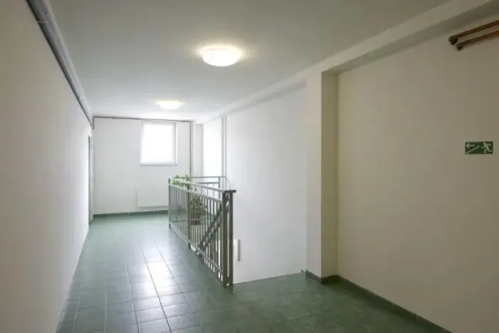 Pronájem kanceláře, Praha - Malešice, Tiskařská, 206 m2