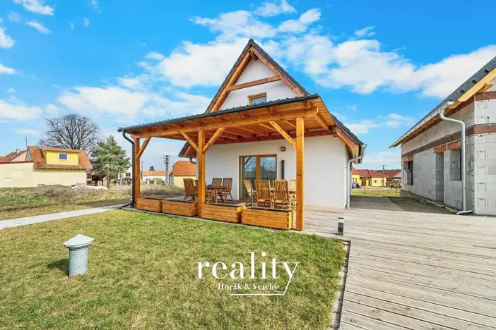 Prodej apartmánu, Jevišovka, 190 m2