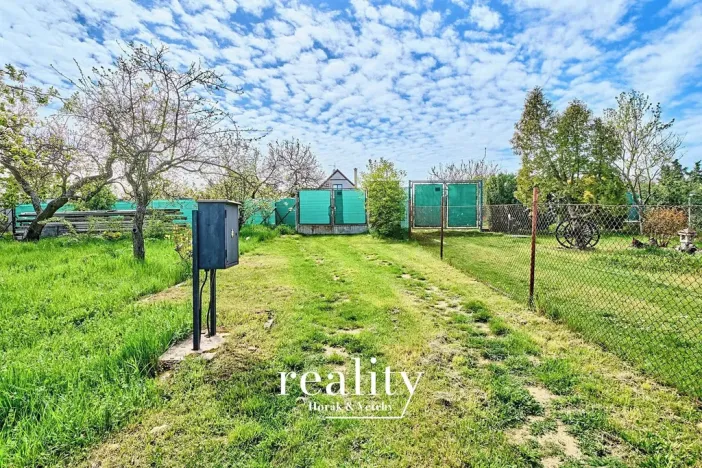 Prodej zahrady, Znojmo, Pražská zahr. C, 1985 m2