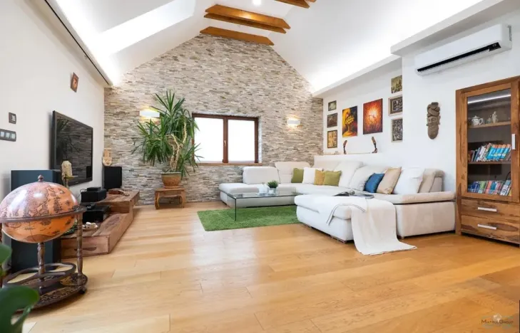 Prodej rodinného domu, Praha - Kyje, Hodějovská, 220 m2