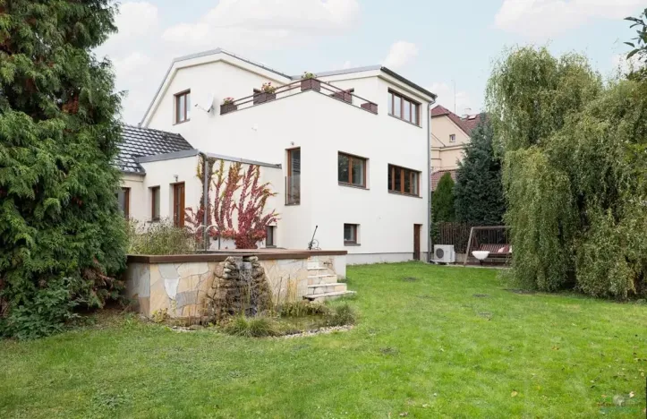 Prodej rodinného domu, Praha - Kyje, Hodějovská, 220 m2