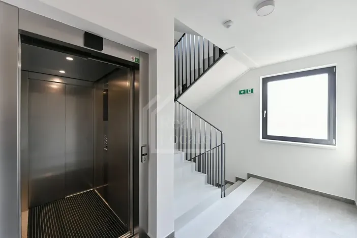 Prodej bytu 2+kk, Praha - Vysočany, V Předním Hloubětíně, 64 m2