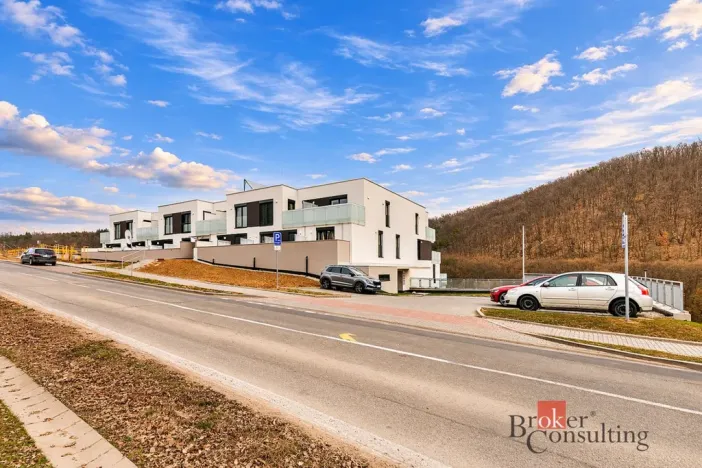 Pronájem bytu 1+kk, Brno - Kníničky, Hluboček, 32 m2