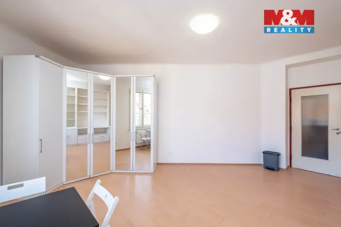 Pronájem bytu 1+kk, Praha - Dejvice, Kafkova, 33 m2