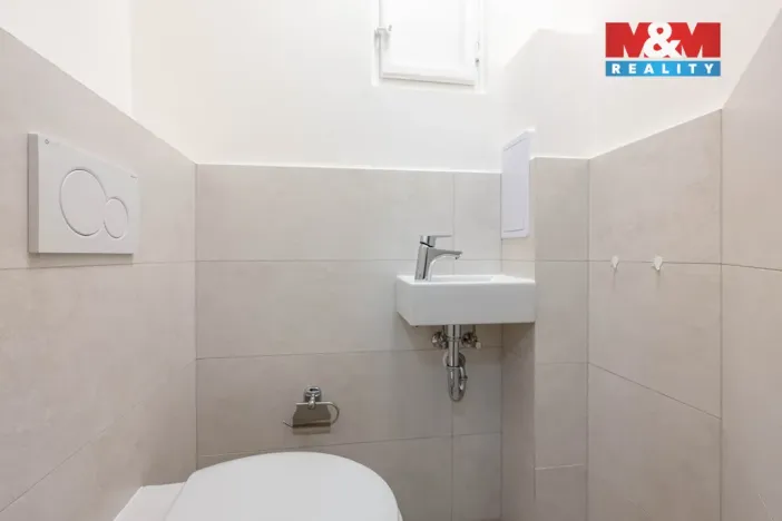 Pronájem bytu 1+kk, Praha - Dejvice, Kafkova, 33 m2