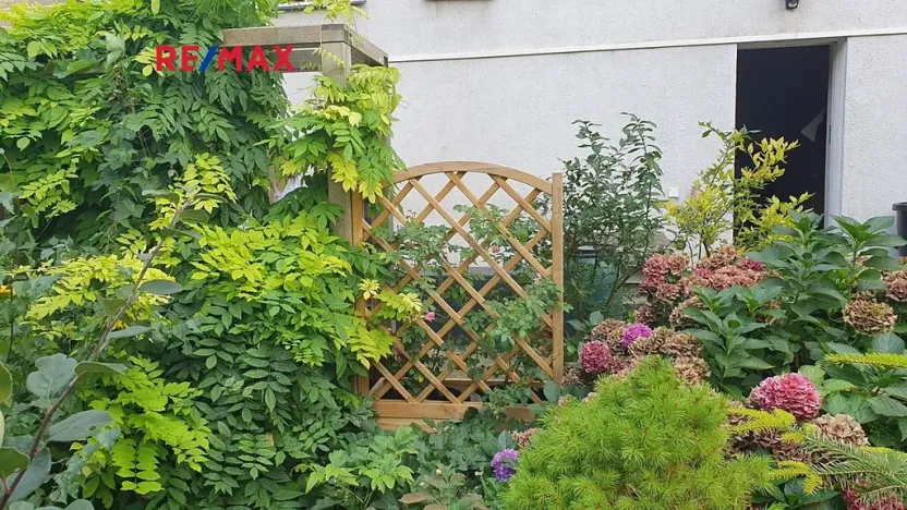 Pronájem bytu 2+kk, Praha - Břevnov, U Ladronky, 50 m2