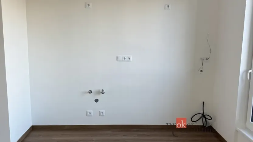 Pronájem bytu 1+kk, Praha - Hloubětín, Poděbradská, 42 m2