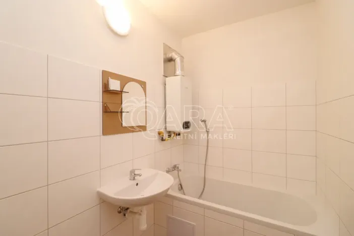 Pronájem bytu 1+kk, Praha, Šimůnkova, 33 m2