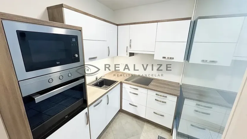 Pronájem bytu 1+kk, České Budějovice, Kněžská, 27 m2