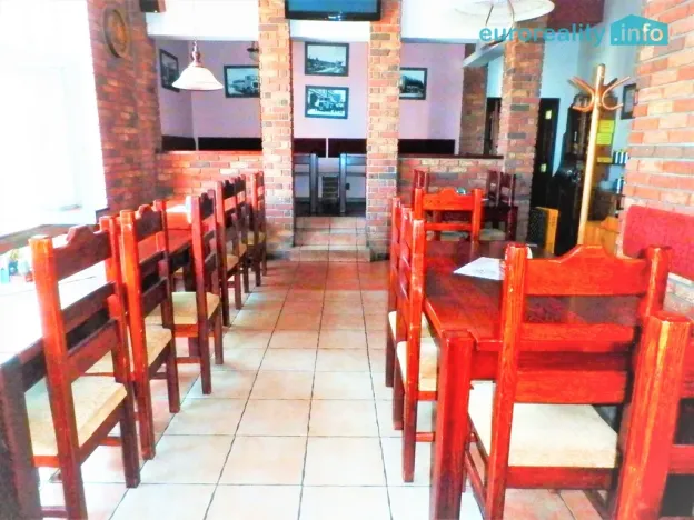 Pronájem restaurace, Praha - Dubeč, Městská, 322 m2