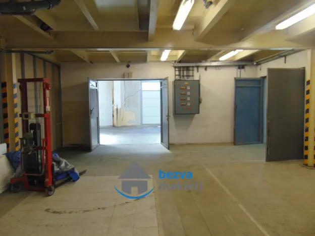 Pronájem výrobních prostor, Skuteč, Husova, 377 m2