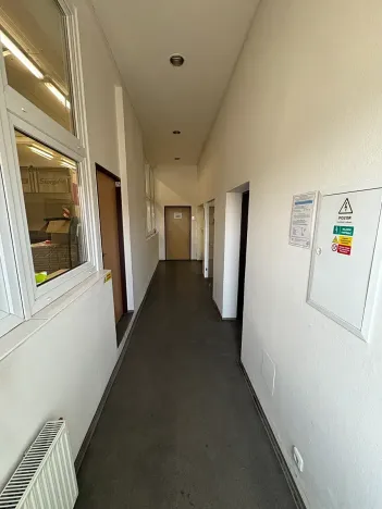 Pronájem obchodního prostoru, Praha - Horní Počernice, Náchodská, 634 m2